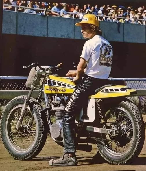 1 Kenny Roberts Yam Flat Tracker #1 champion.jpg