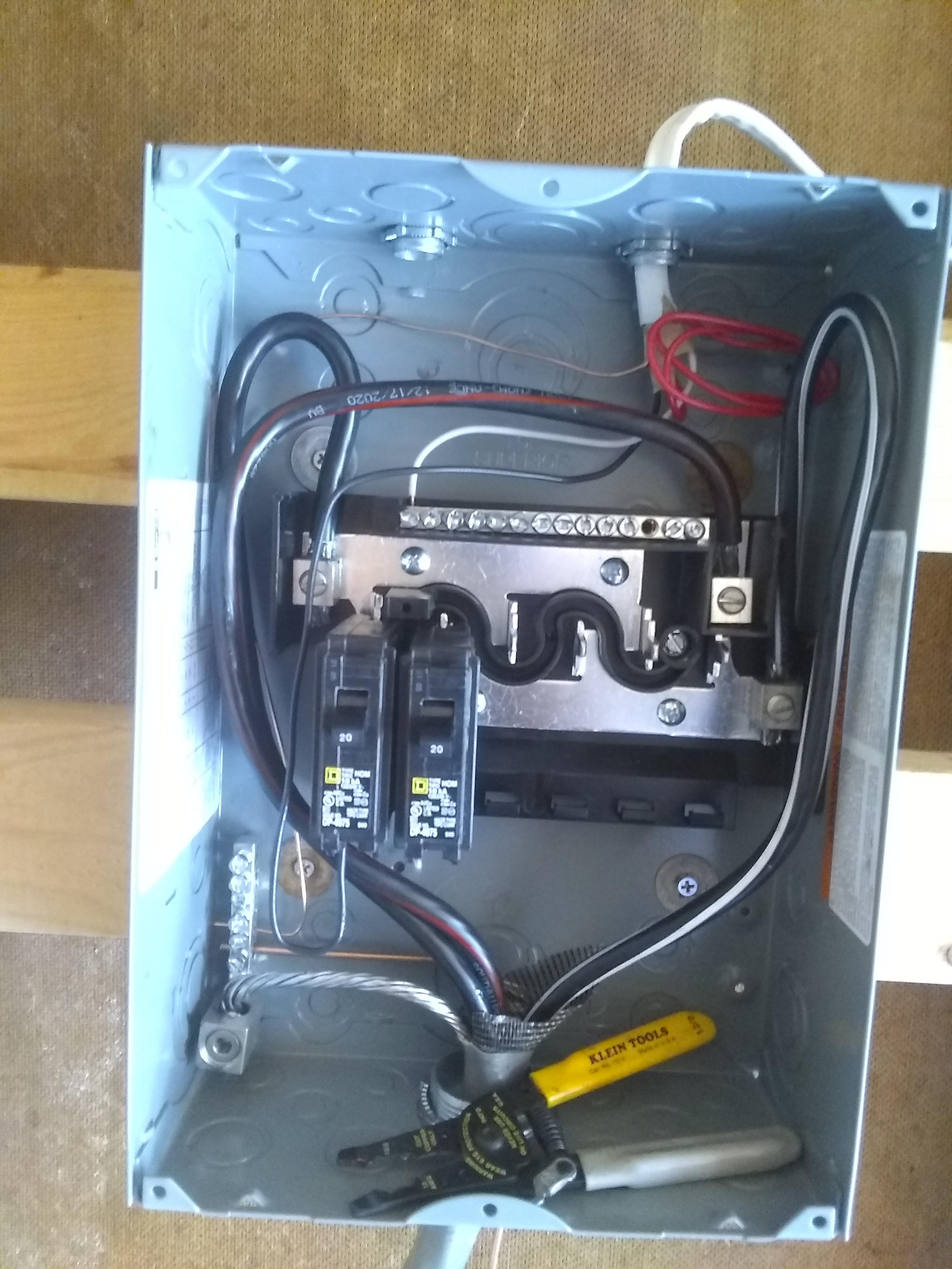 100 Amp Shed Breaker Box Lights wired.jpg