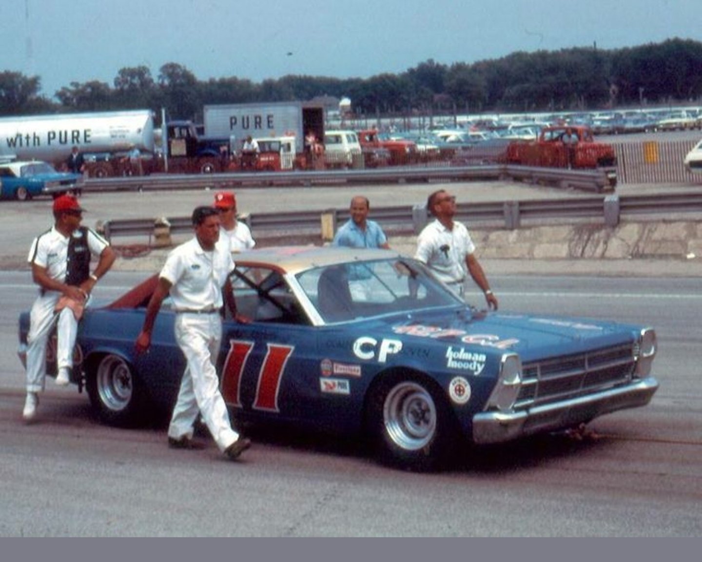 11 Andretti 1967 Milwaukee.jpg