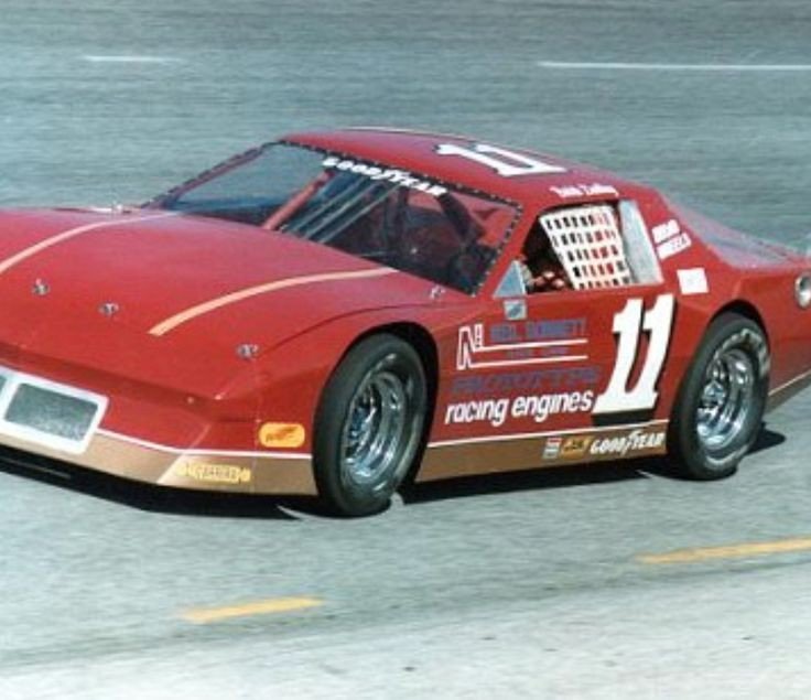 11 Butch Lindley Neil Bonnet car.jpg