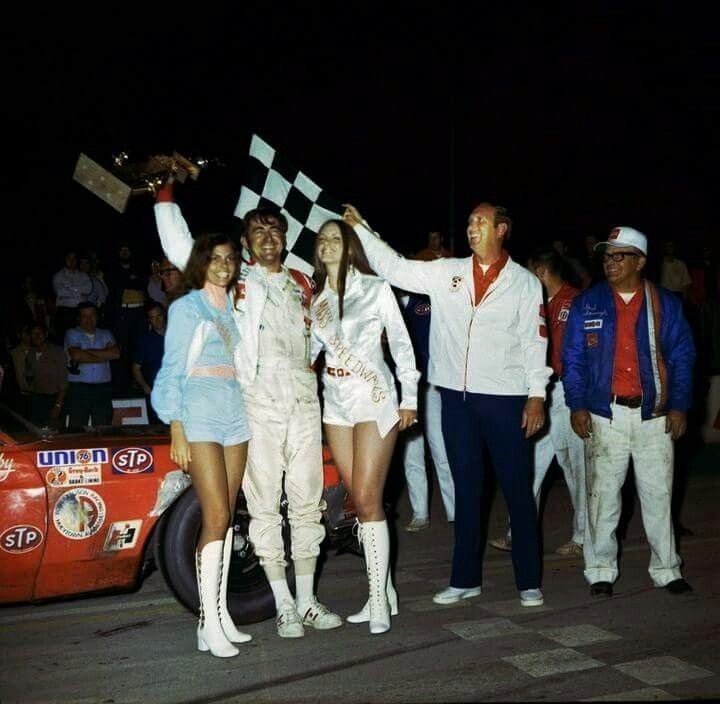 12 Bobby Allison with wimmins.jpg