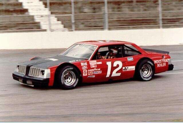 12 Ellis BGN black hood 02.jpg