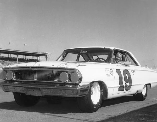 19 Cale Yarborough.webp