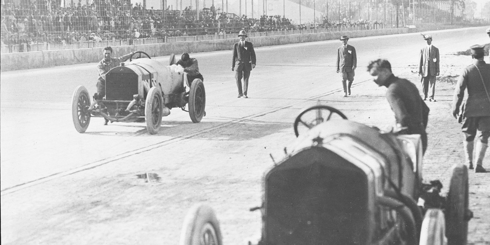 2 Ralph DePalma led 1911 from lap 3 to 198 2.jpg