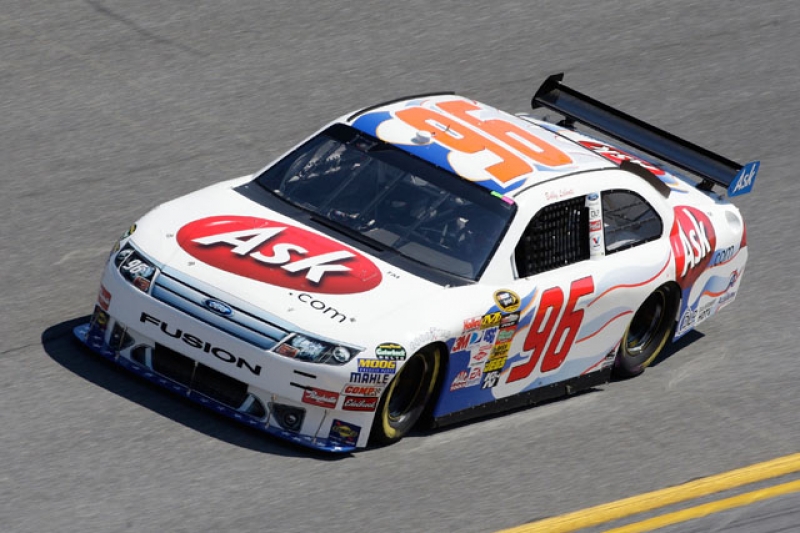 2009_nscs_bobby_labonte_car_m.jpg