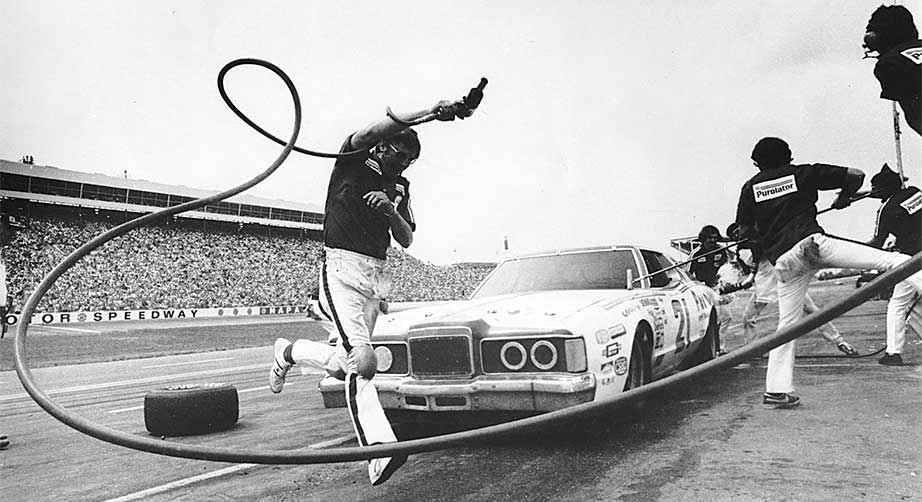 21 0 wood-brothers-racing-doc-main.jpg