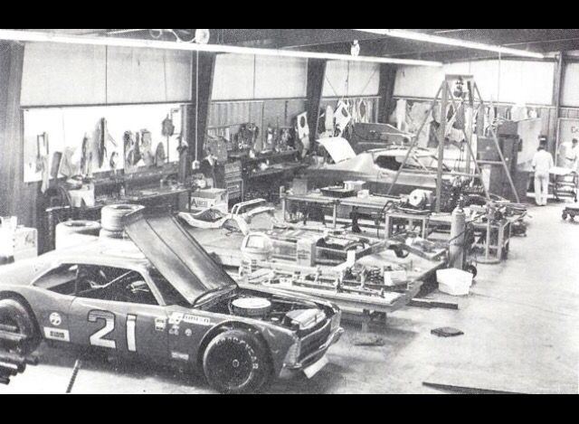 21 banjo-matthews shop-95.jpg