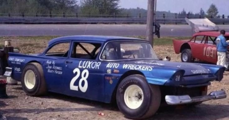 28 Luxair 57 or 58 Ford 46.jpg