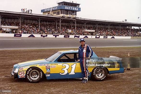 31 BHarvey 2tone downsize.jpg