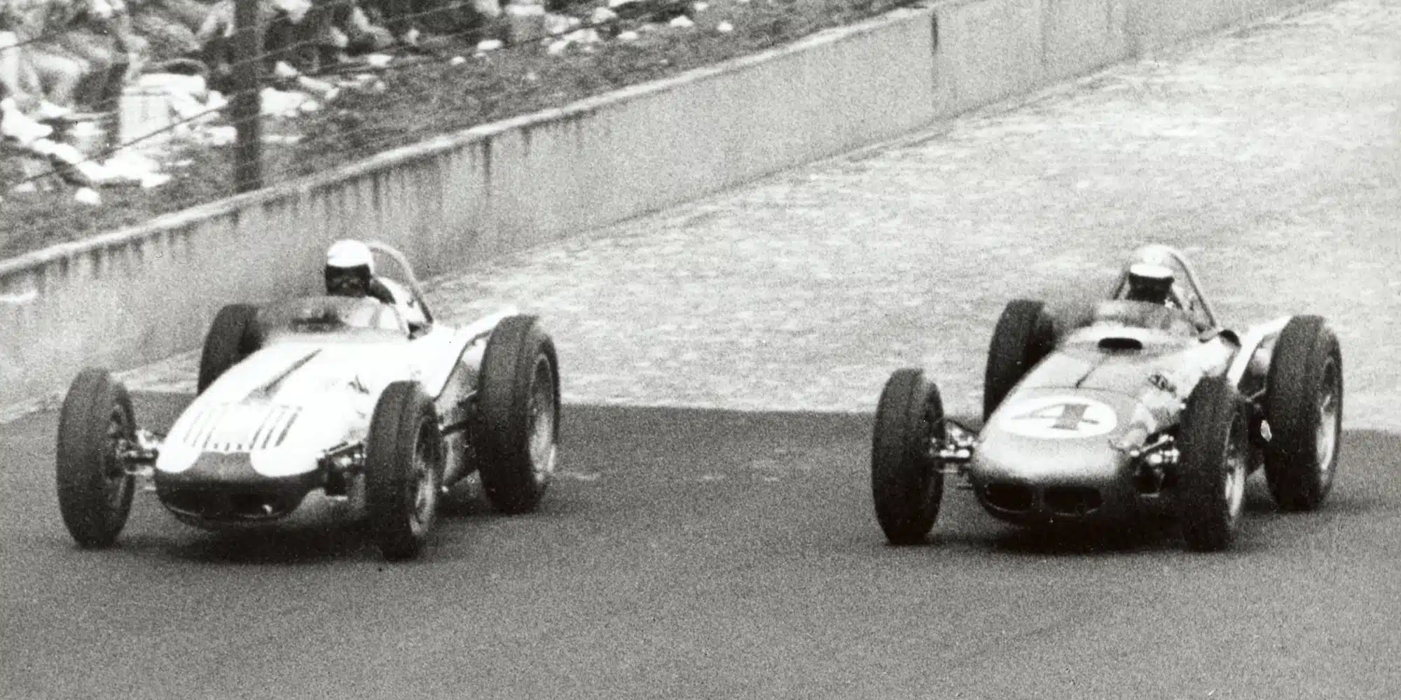 4 1960 Jim-Rathmann-and-Rdger-Ward-battled before Ward corded right front.webp