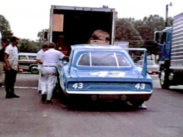 43 loading up Superbird 7fc5af.jpg