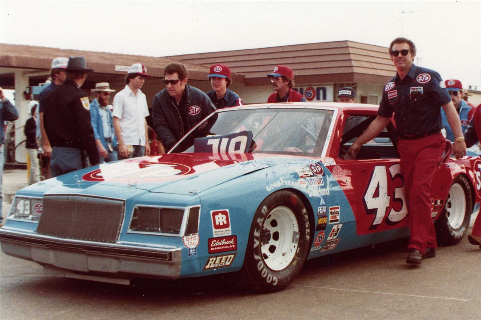 43 Petty 1981 Dayrona 500 winner 141629494.jpg