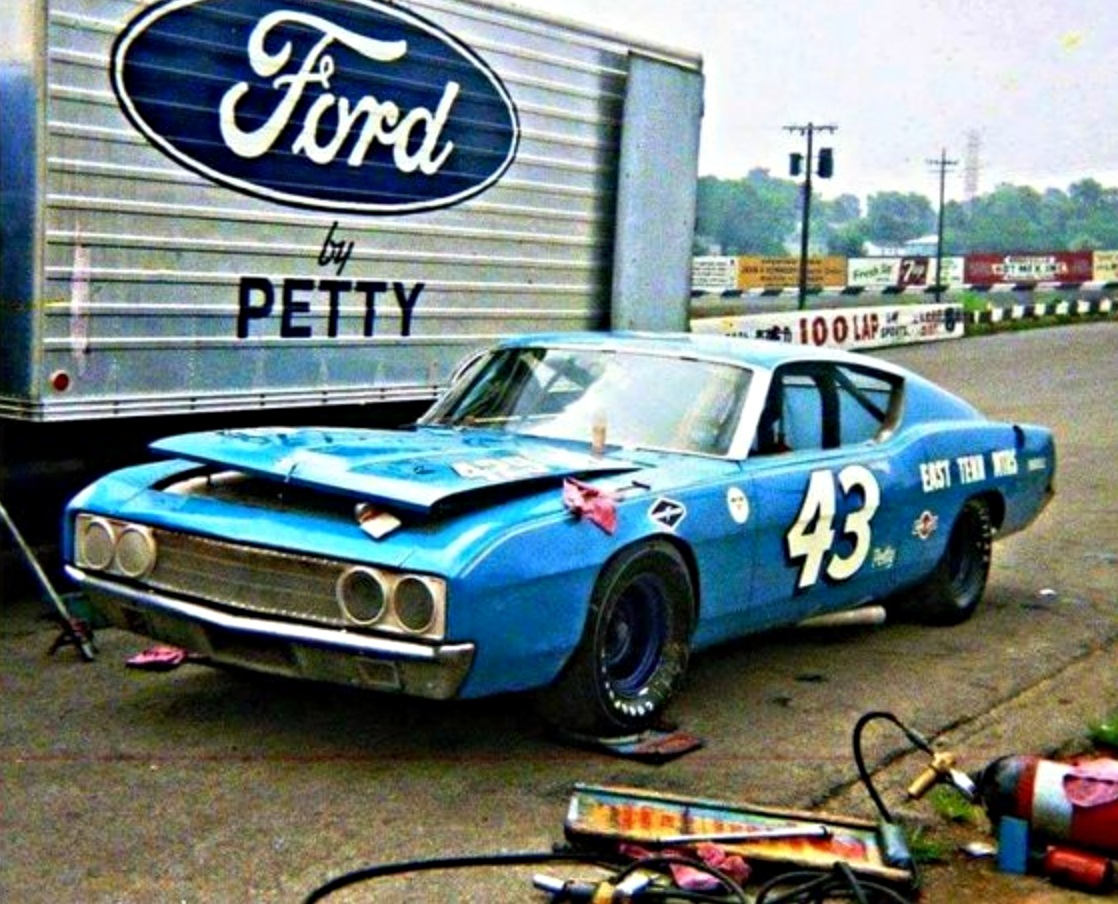 43 Petty-43 Ford.jpg