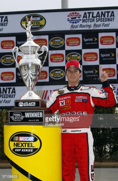 57138833-kasey-kahne-driver-of-the-dodge-dealer-uaw-gettyimages.jpg