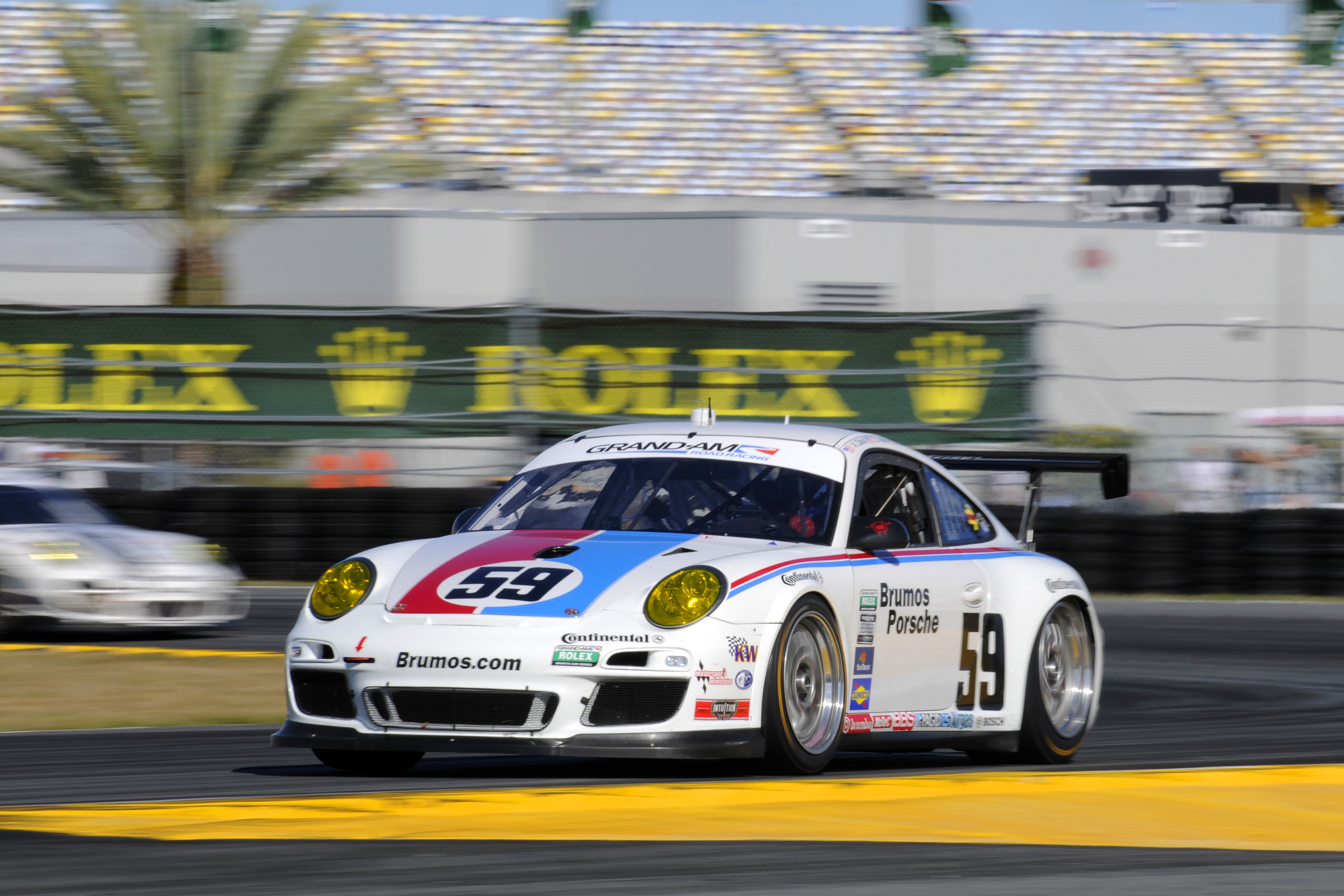 Legends car racing. Daytona 24h Porsche gt3. Brumos Porsche. Daytona 911. Race Driver Grid Porsche 911 gt3 RSR.