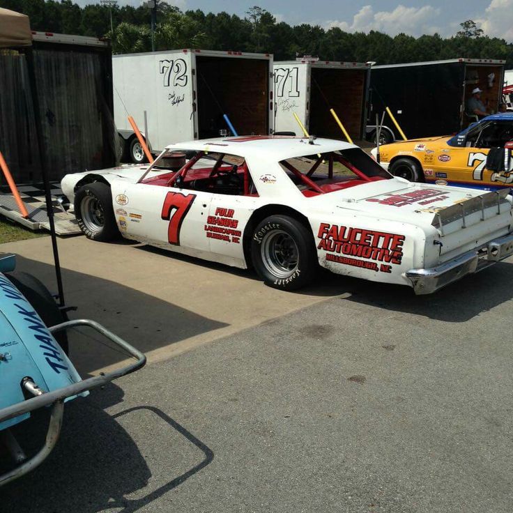 7 White 1964 Chevelle 64.jpg