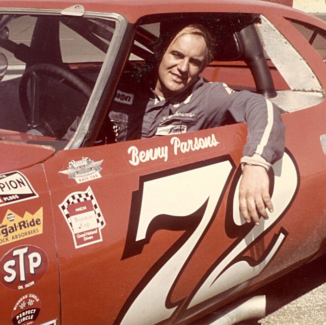 72 benny-parsons-had-the-help-of-numerous-crew-members-from-news-photo-163.jpg