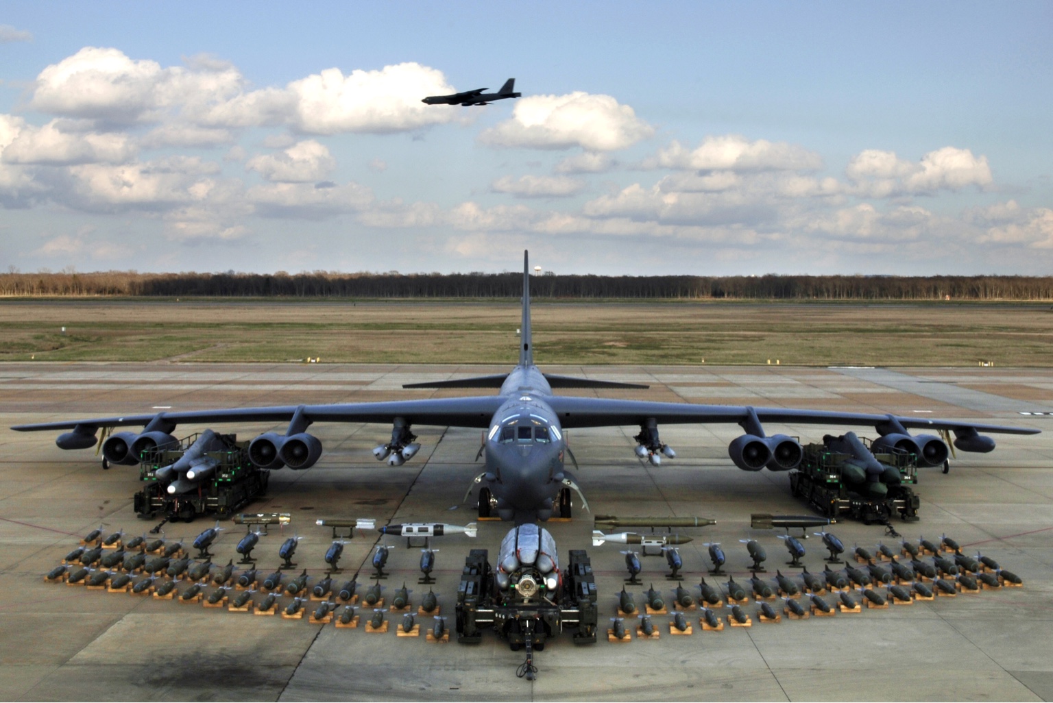 B-52 Loaded for bear.jpg