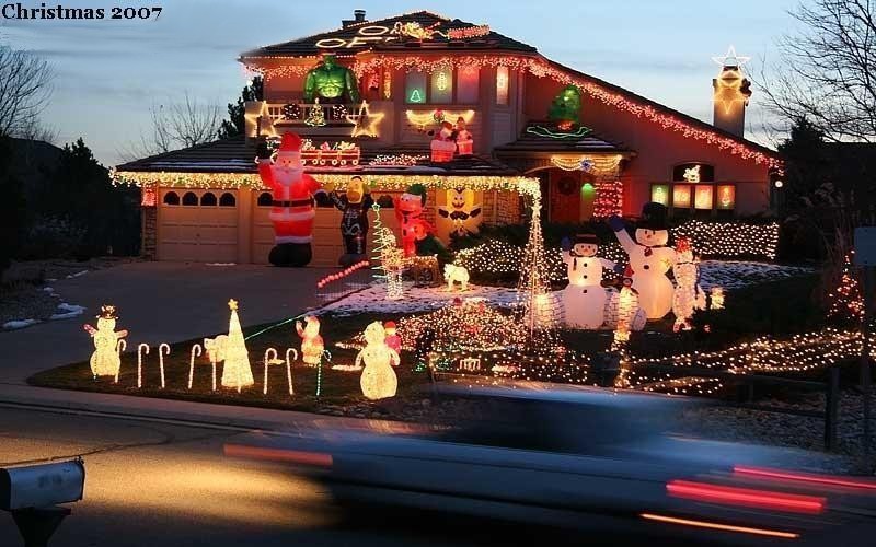 christmas_house_driveby.jpg