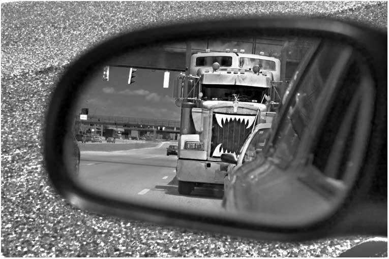 cjl0824-rearview-teeth-bw.jpg