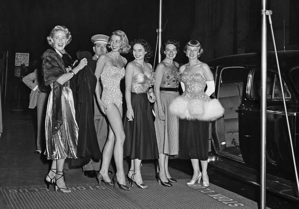 cooter girls arrival.jpg