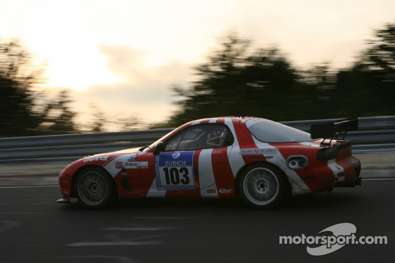 endurance-24-hours-of-the-nurburgring-2007-103-brunswick-automotive-mazda-rx7-giles-groomb.jpg