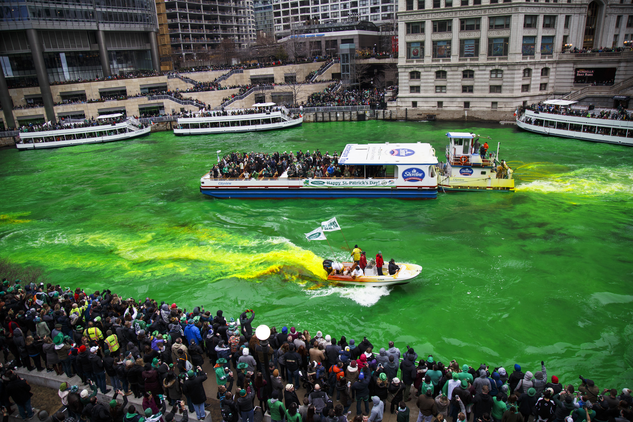 green chicago river.jpg