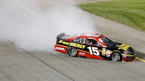 GTY_clint_bowyer_nascar_jef_130909_16x9_608.jpg