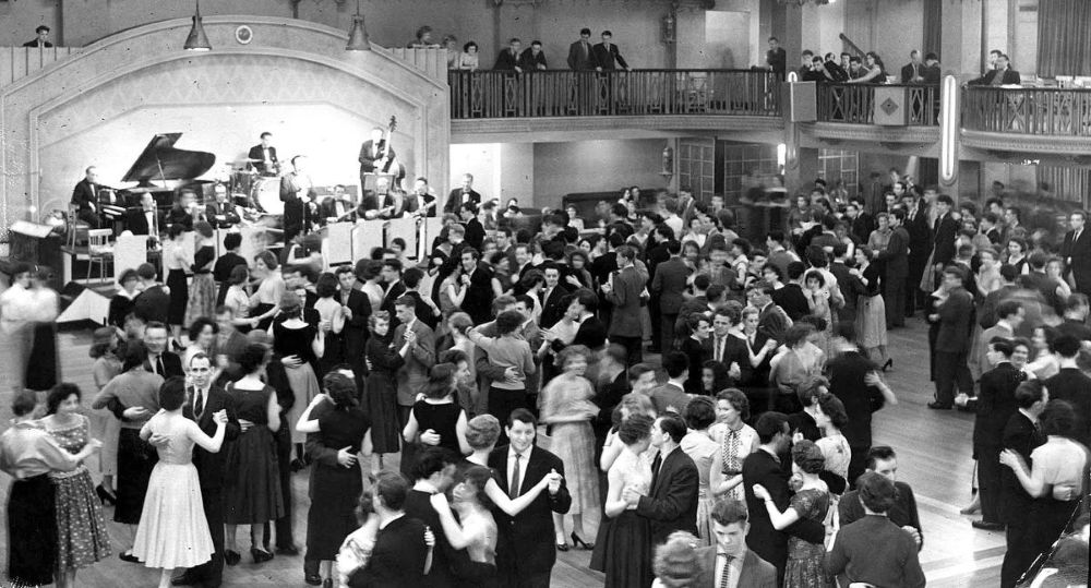 MC Greg with band.jpg