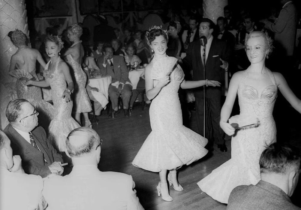 MC Greg with cooter girls.jpg