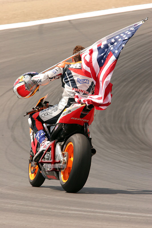 nicky-hayden-flag2.jpg