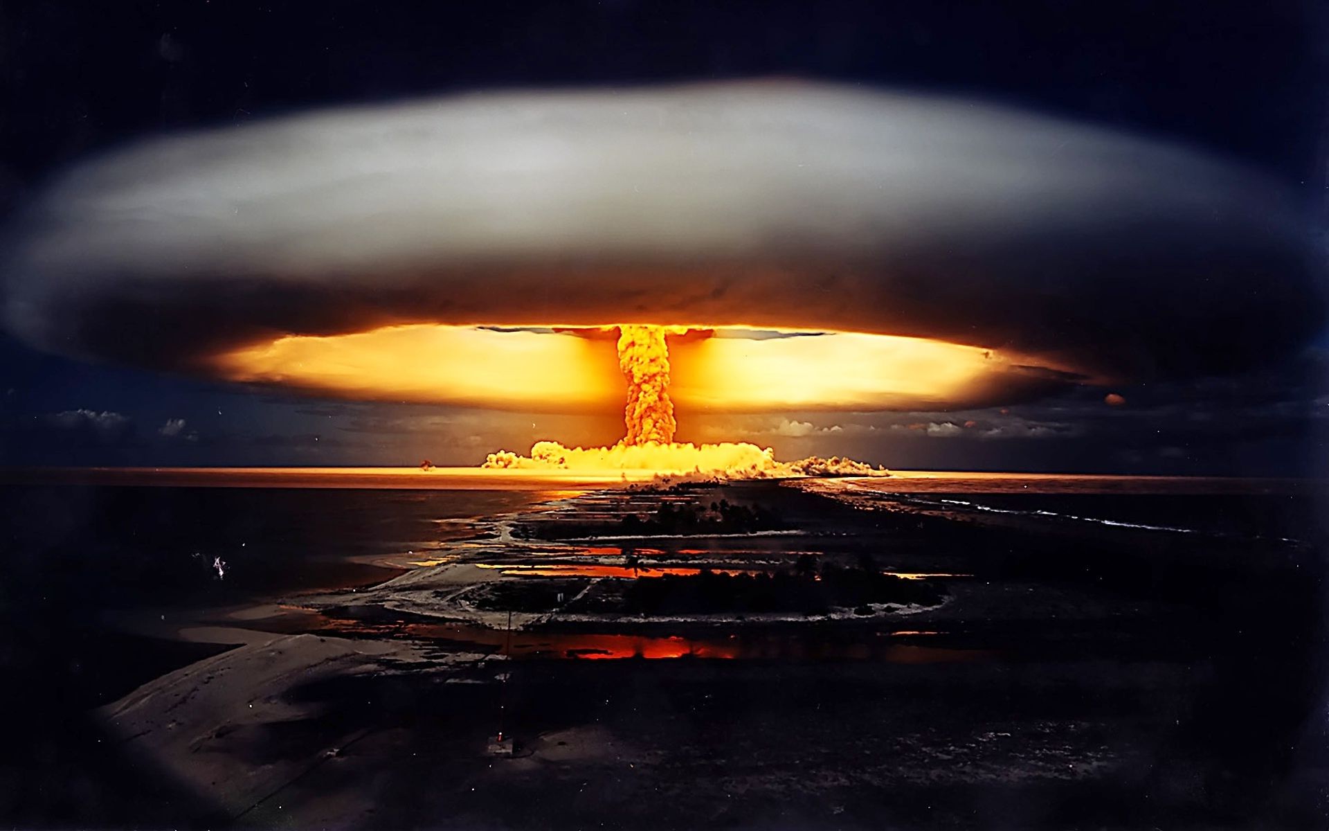 nuclear-bomb-explosion.jpg