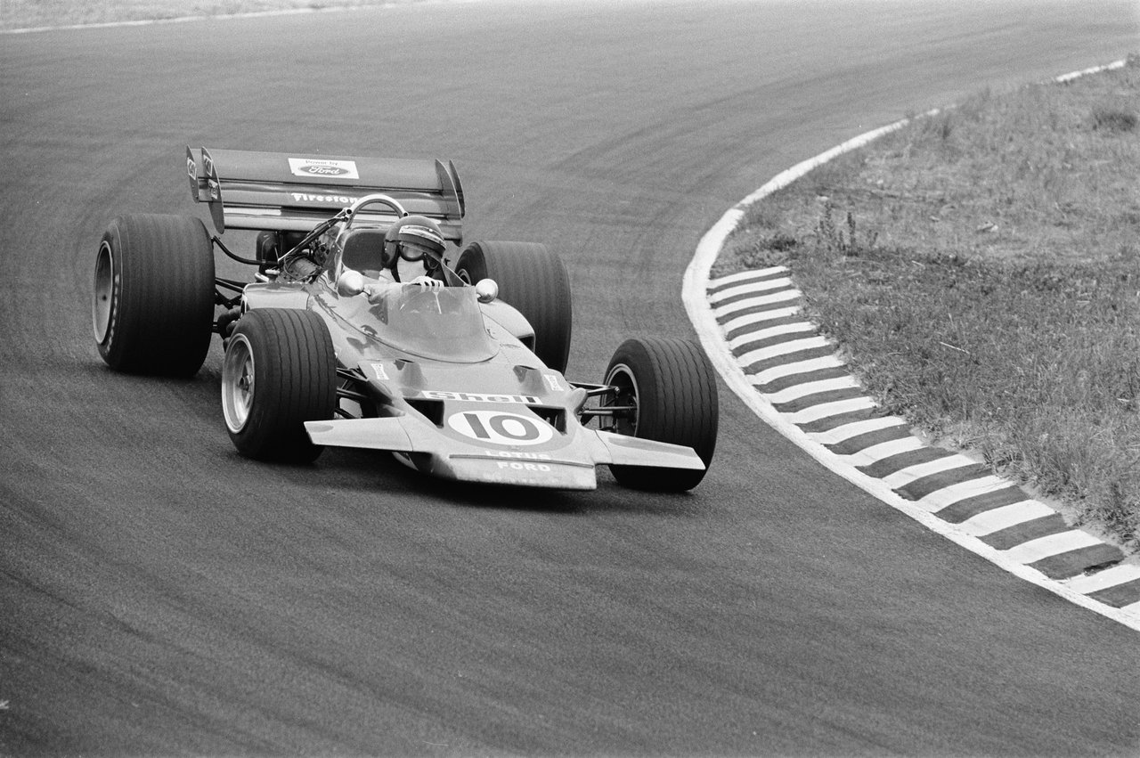 Rindt_at_1970_Dutch_Grand_Prix.jpg