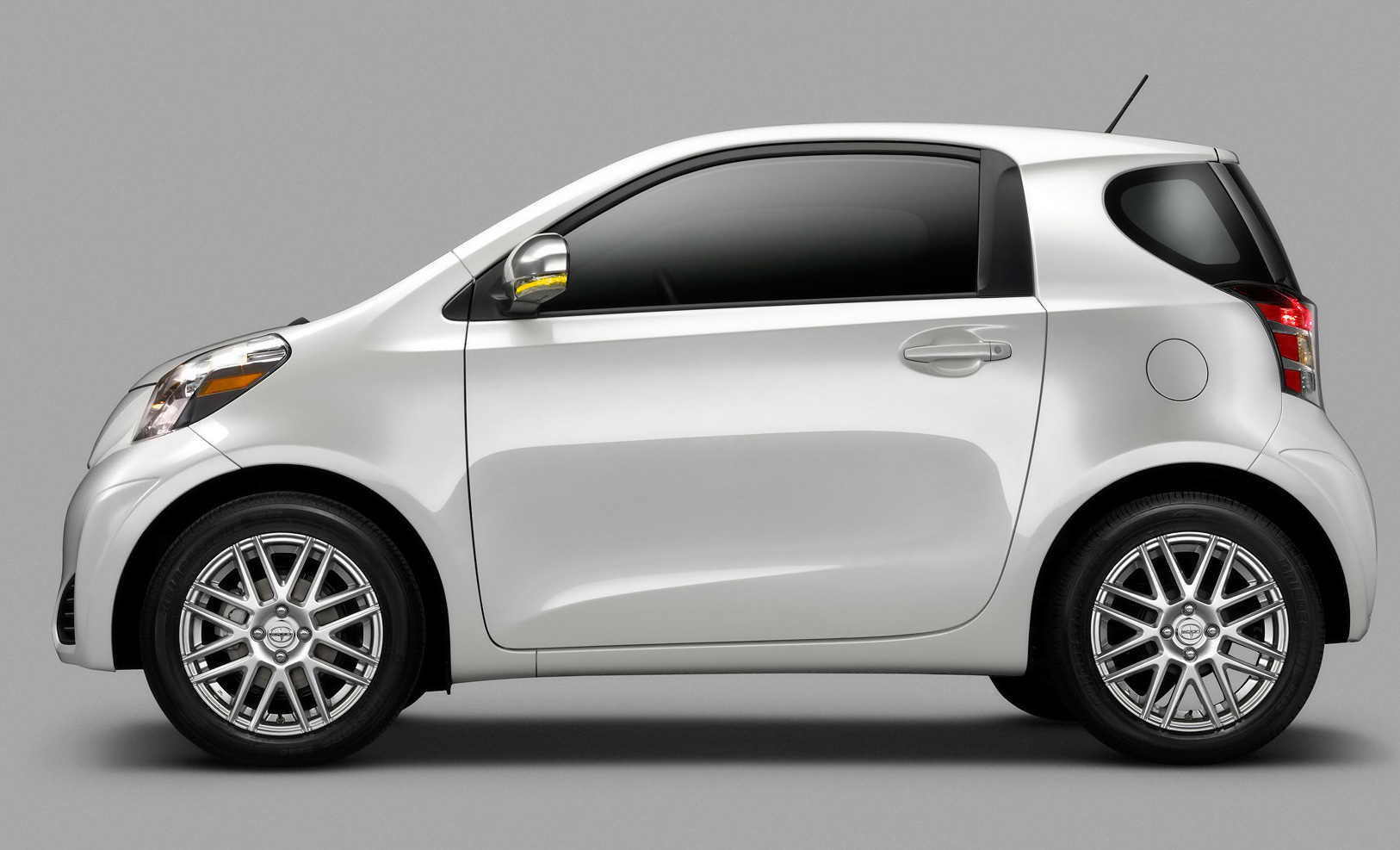 Scion-iQ-2011-Side-View.jpg