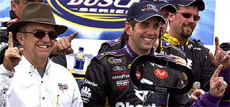 biffle_t1_WINS_BUSCH_RACE_DARLINGTON.jpg