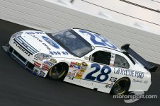 nascar-cup-darlington-2008-travis-kvapil.jpg