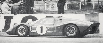 67lm01i Foyt.-Gurney Ford MkIV.JPG